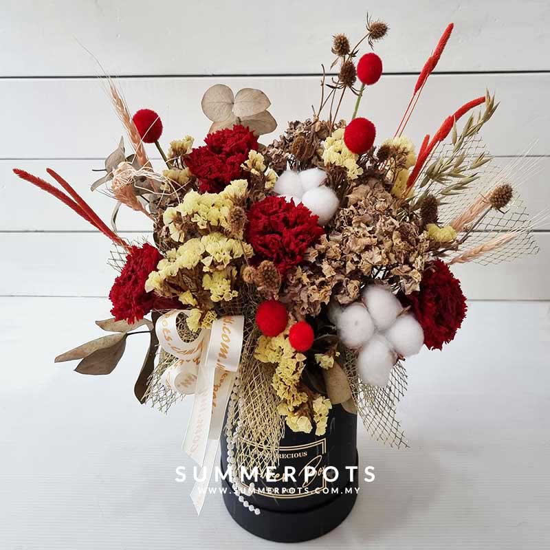 Christmas dried flower bouquet