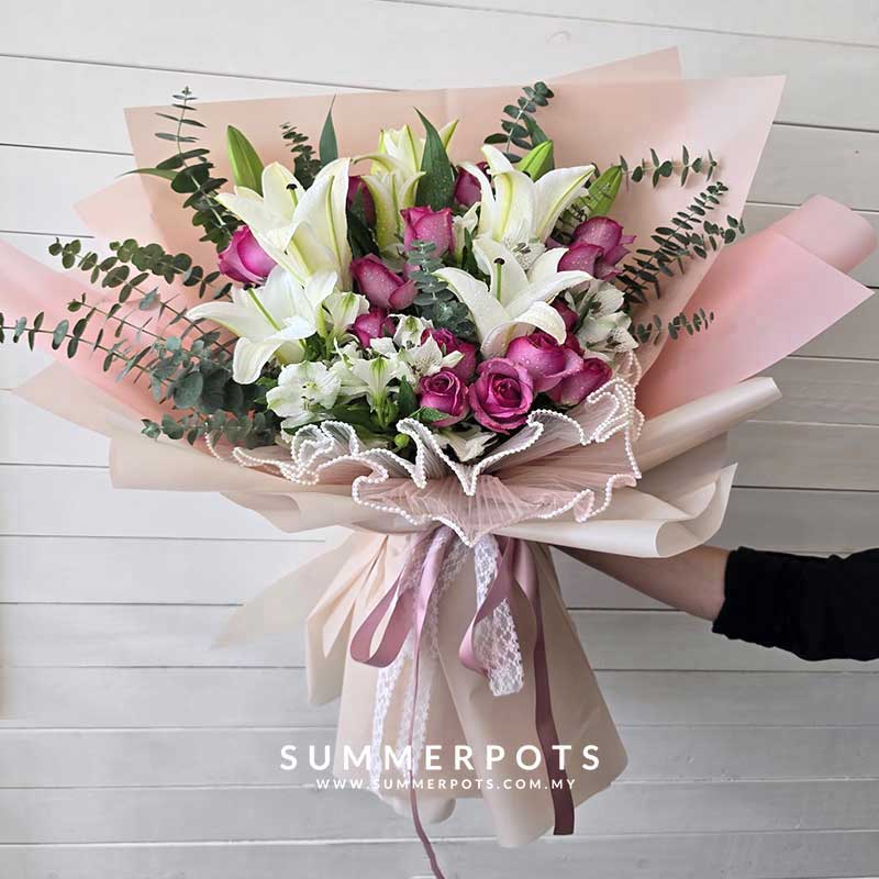 Lilies Bouquet 592